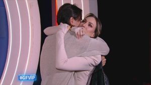 Grande Fratello Vip 2026: Nicolò Brigante lascia la casa, “non ce la faccio più” | Video