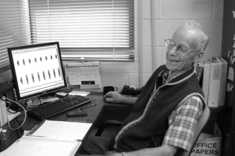 Studi di Thomas J. Walker sui canti di grilli e tettigoni: un’analisi affascinante.