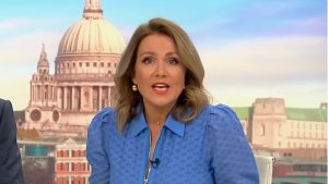 Susanna Reid sfoggia un vestito blu fiordaliso perfetto per la primavera, elegante e versatile.