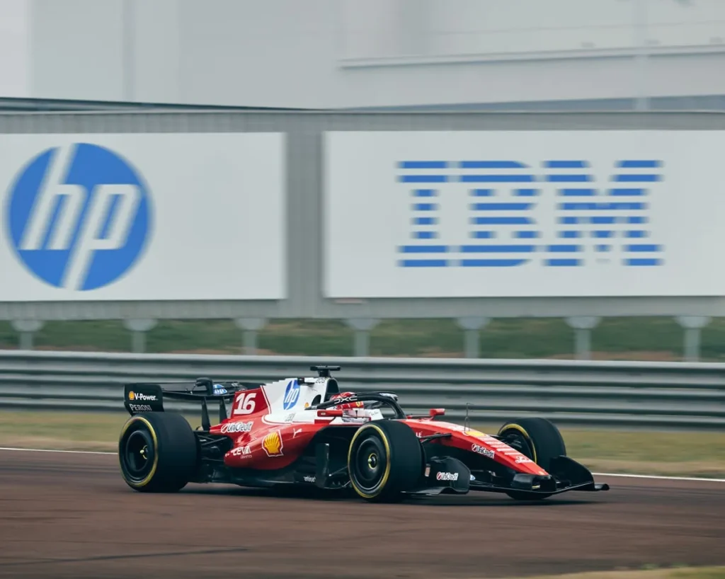 Ferrari e IBM: l’IA crea superfans della F1 con esperienze personalizzate uniche.