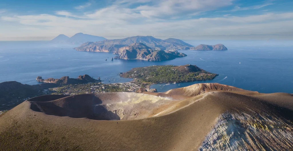 Vulcano, l’intelligenza artificiale per il monitoraggio: nuovo studio INGV-Università di Catania