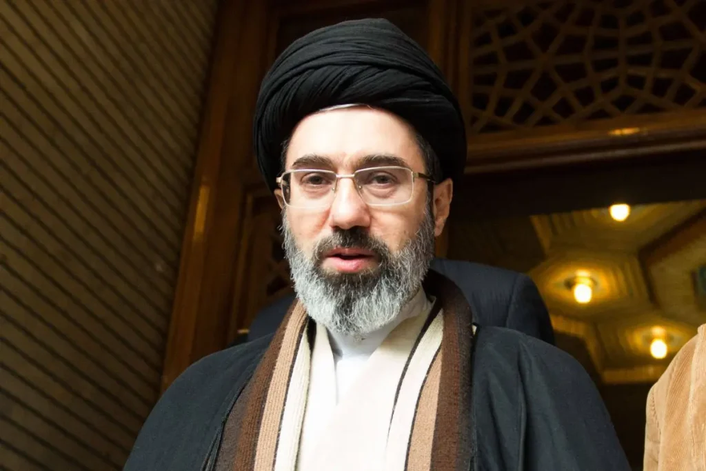 Mojtaba Khamenei: stratega chiave nell’arsenale bellico dell’Iran secondo l’intelligence USA.