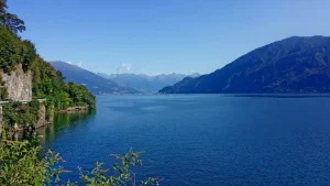 Tragedia al Lago di Como: 15enne perde la vita nel tuffo a Mandello del Lario.