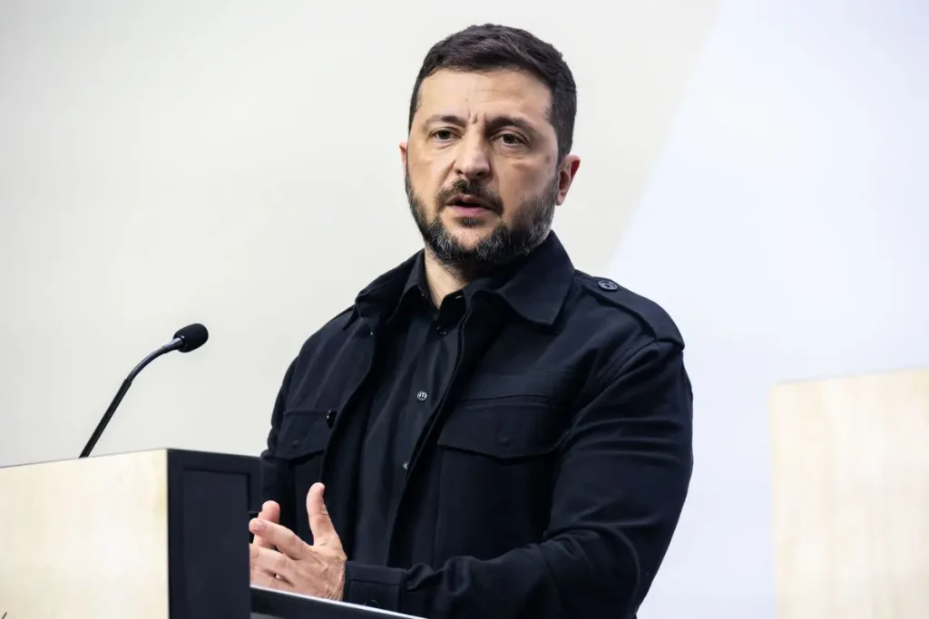 Zelensky avverte: “Attività sospette al confine bielorusso, pronta la nostra reazione”