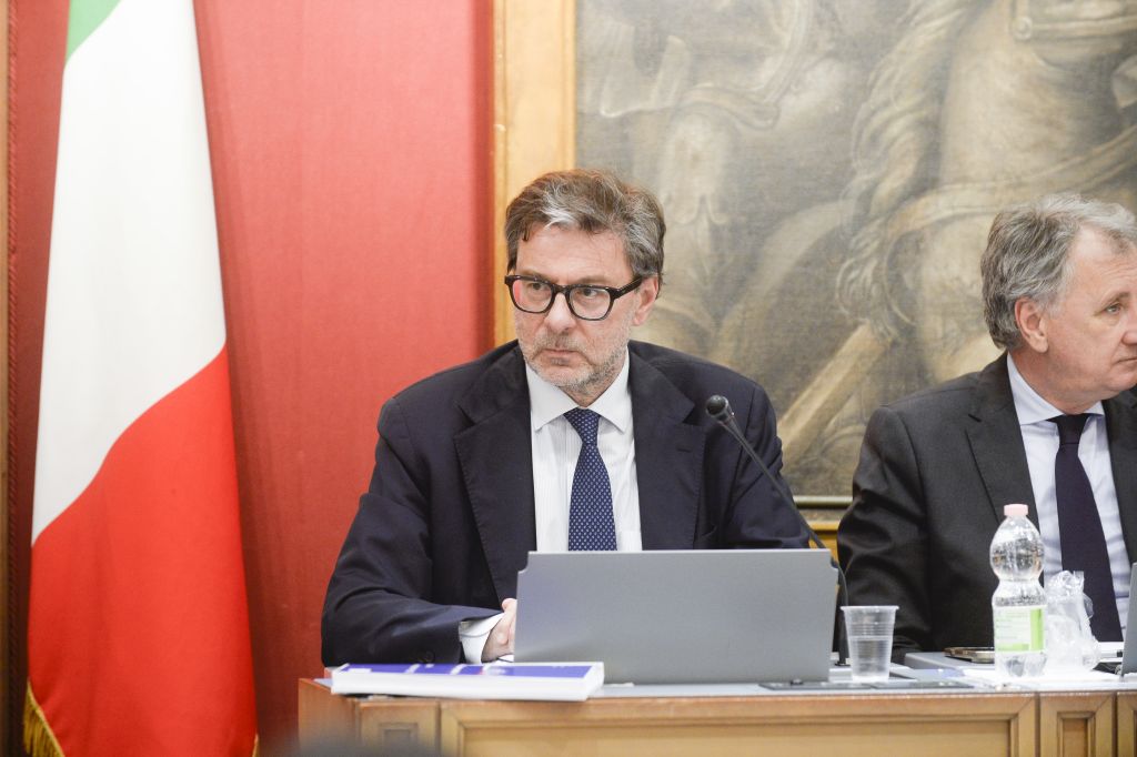 Giorgetti: “Impossibile mantenere clausola che esclude spese per la difesa nel Patto di stabilità”