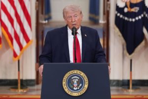 Trump: “Dopo l’Iran, mi concentrerò su Cuba e aumenterò i dazi auto europei al 25%”