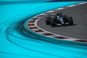 Antonelli conquista la pole al GP di Miami, battendo Verstappen e Leclerc.