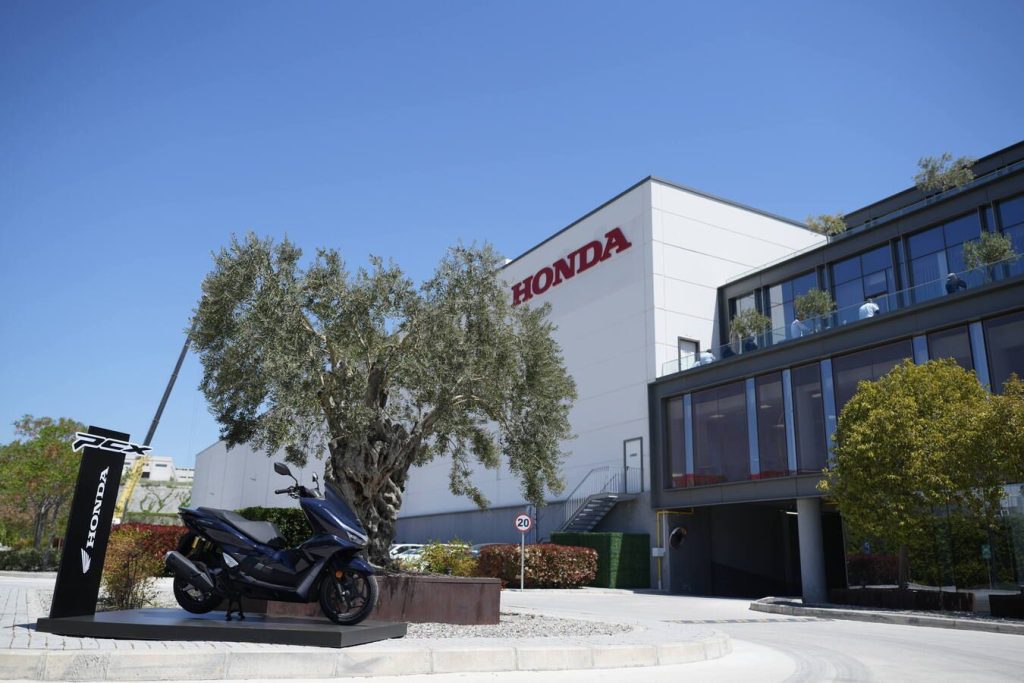 Honda apre un nuovo stabilimento per moto in Turchia, espandendo la sua produzione globale.