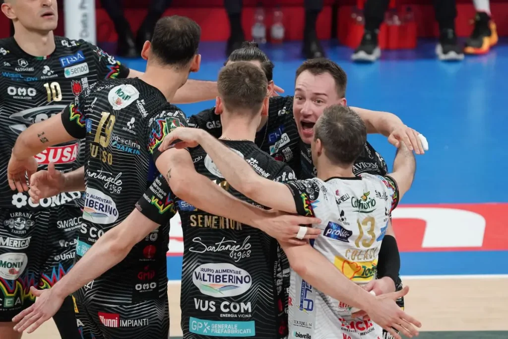 Perugia trionfa, batte Lube 3-0 e conquista il titolo di campione d’Italia nel volley.