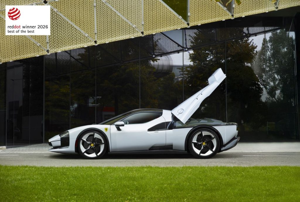 Ferrari SC40 trionfa al Red Dot Award: Best of the Best nel design automobilistico.