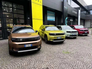 Fiat Grande Panda Turbo 100: divertimento e versatilità con cambio manuale a portata di mano.