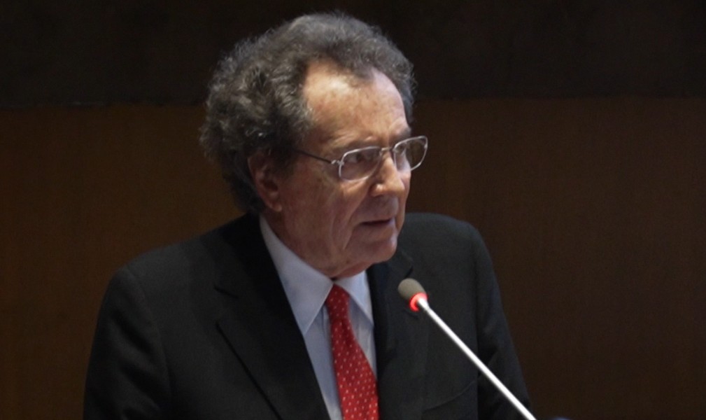 Intesa Sanpaolo: 30% di nuovo credito destinato a sostenibilità ambientale e progetti sociali.