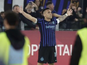 Inter trionfa con il dubbel, conquistando il decimo trofeo di Coppa Italia dopo lo scudetto.