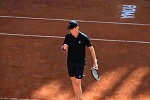 Roland Garros: Sinner debutta contro Tabeur nei sorteggi dei tabelloni.