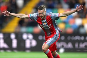 Cremonese vince a Udine e mantiene viva la speranza di salvezza.