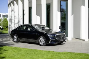 Mercedes-Benz svela la nuova Classe S 680 Guard: blindatura VR10 per massima sicurezza.