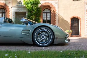Pirelli Cyber Tyre: 1.500 km di emozioni al volante della straordinaria Pagani Utopia.