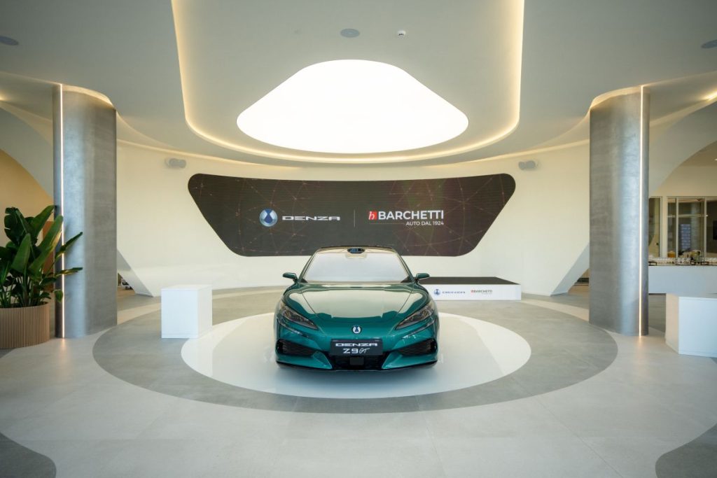 Denza lancia il primo showroom italiano a Bologna in collaborazione con Gruppo Barchetti.