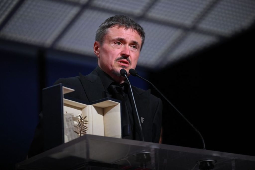Cristian Mungiu trionfa a Cannes con “Fjord”, vincendo la Palma d’Oro 2024