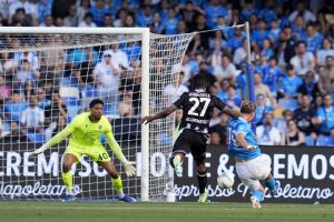Hojlund segna e l’Udinese cede; il Napoli termina secondo in classifica.