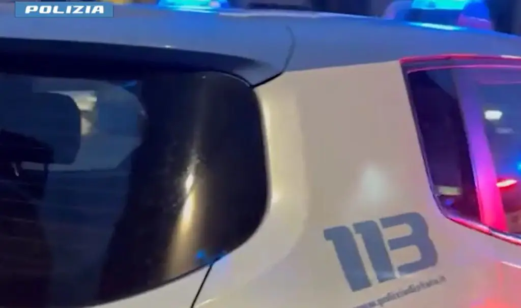 Blitz della Polizia a Caivano: 12 arresti legati a camorra e traffico di droga.