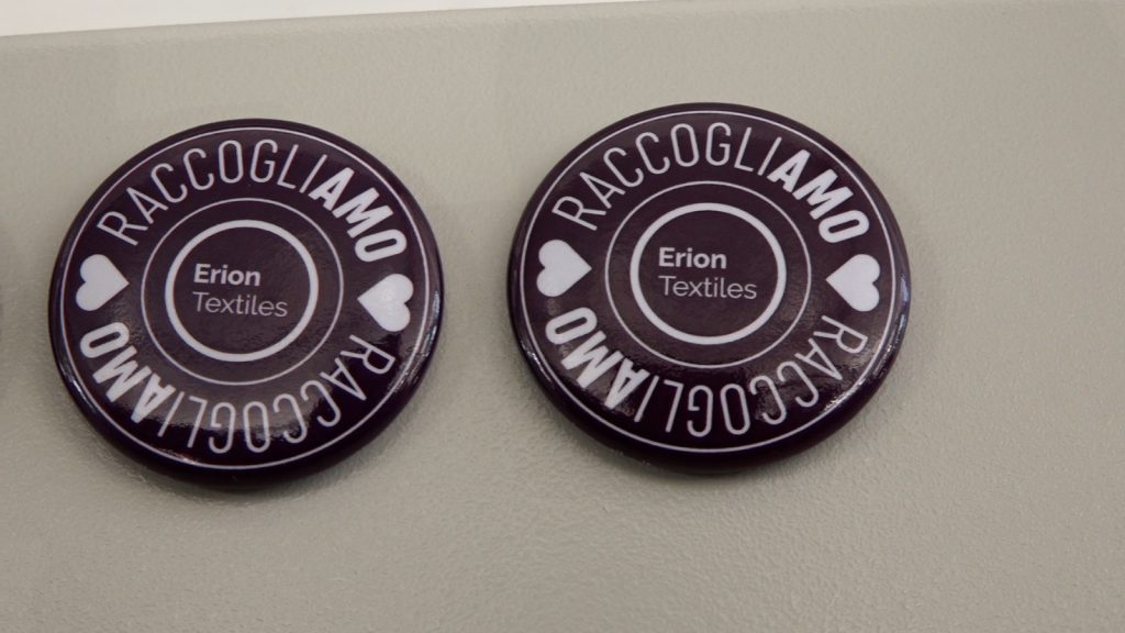 Raccolta innovativa dei rifiuti tessili: Erion Textiles rivoluziona i negozi con un progetto pilota.