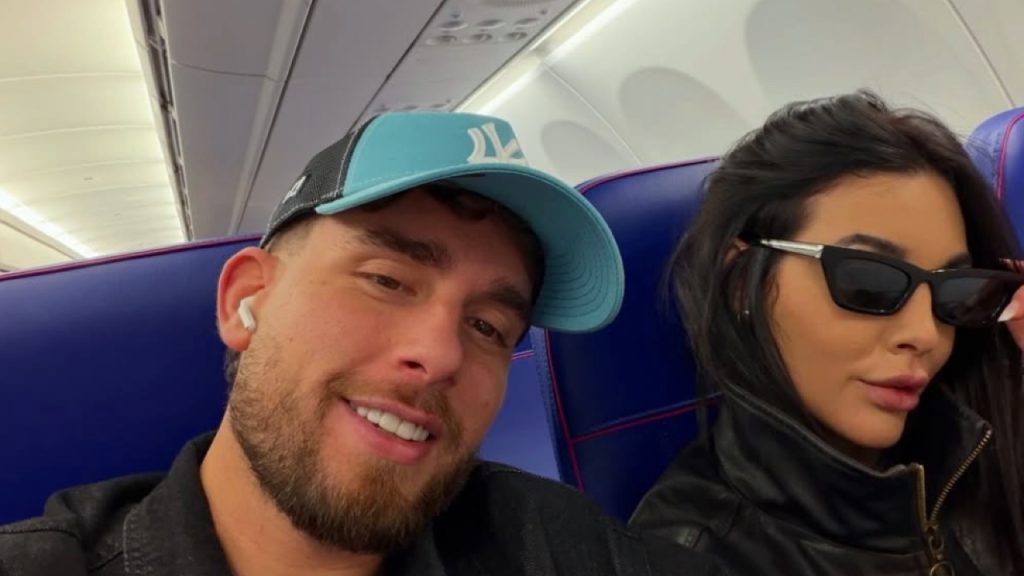 Titolo: Sara Gaudenzi risponde agli haters: “Insulti ridicoli come un topo gigio”
Sara Gaudenzi condividi insulti degli haters: “Topo Gigio, ti sei fatto l’escort”. Risponde con ironia.