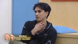 Amici 25, Nicola critica Emanuel Lo: “Non può trattare così un allievo.”
