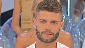Uomini e Donne: Federico Cotugno risponde a Cristiana Anania dopo la rottura con un gesto social.