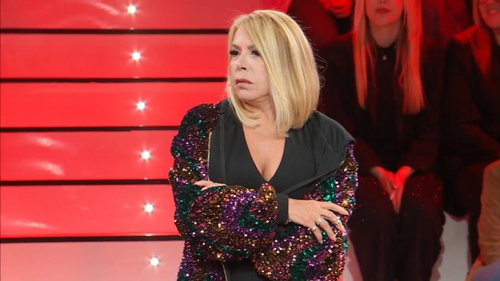 Amici 25: cambiamenti nel Serale, possibili unioni tra i team in arrivo?