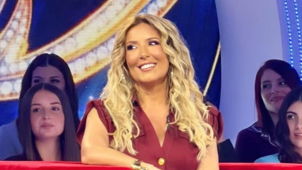 Grande Fratello Vip: Selvaggia Lucarelli trionfa, Francesco Guccini segue il reality!