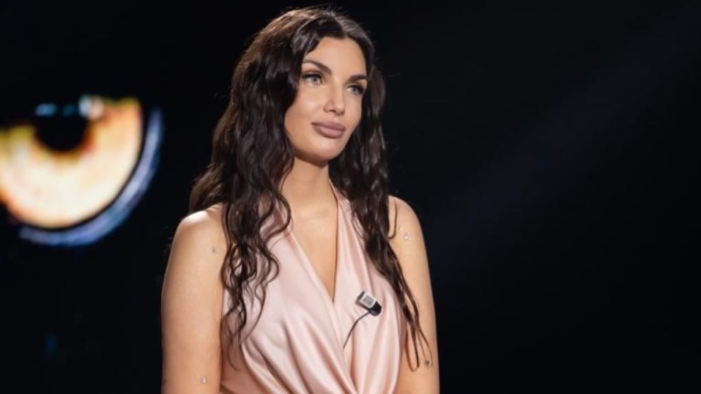 Elettra Lamborghini su Ballando con le Stelle: “Mi piace tanto, ci penserò”. Milly Carlucci risponde.