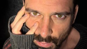 Michele Morrone e una popstar sfrecciano su una Maserati da sogno, lusso ineguagliabile.