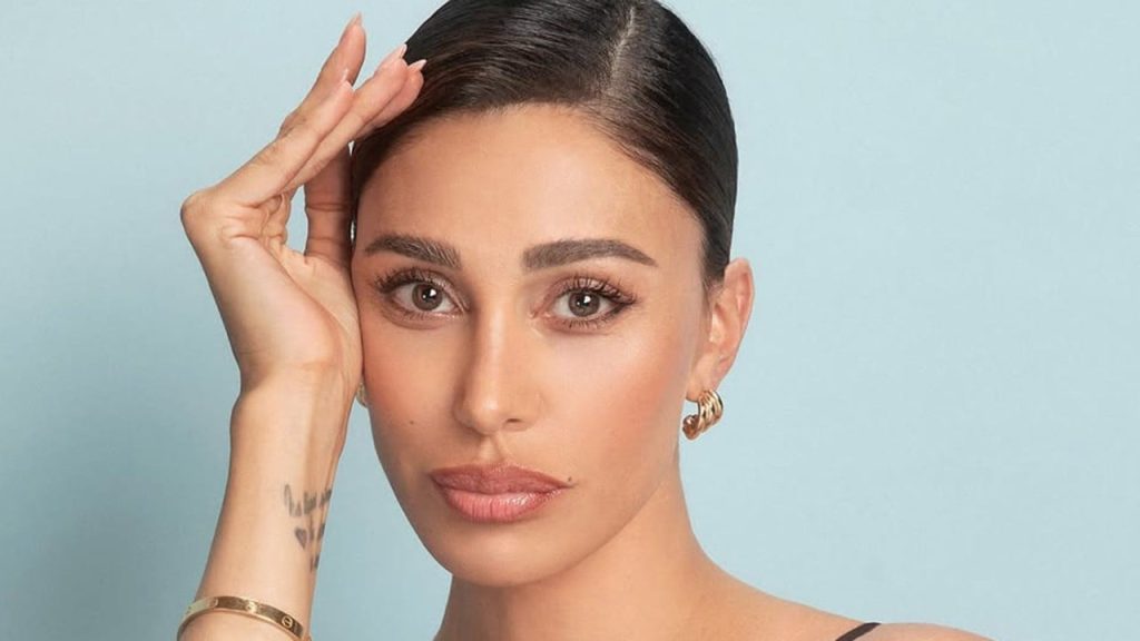 Belen Rodriguez riappare sui social: le parole di Andrea Iannone dopo il ricovero.