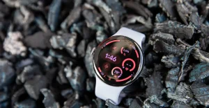 Wear OS 7: monitoraggio in tempo reale di consegne e punteggi sportivi sul tuo polso.