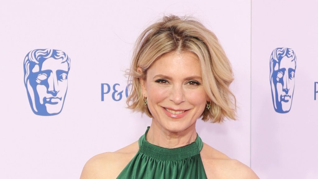 BAFTA TV Awards: Il verde trionfa con il vestito ispirato ad Atonement di Emilia Fox