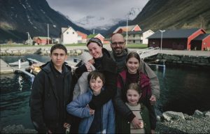 Cannes 79: una famiglia in crisi di fronte a un’accusa scioccante. Drama avvincente!
