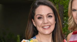 Scopri come Laura Tobin promuove la moda sostenibile attraverso il riutilizzo e il vintage
