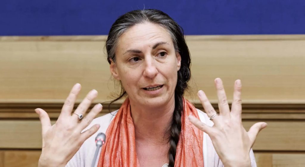 Famiglia nel bosco: la perizia forense nei procedimenti su minori spiegata semplicemente