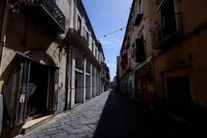 Forti scosse ai Campi Flegrei: terremoto 4.4, scuole chiuse a Napoli e comuni limitrofi.