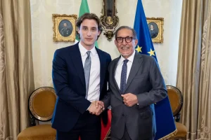 Bove e La Russa al Senato: discussione sul disegno di legge per il primo soccorso.