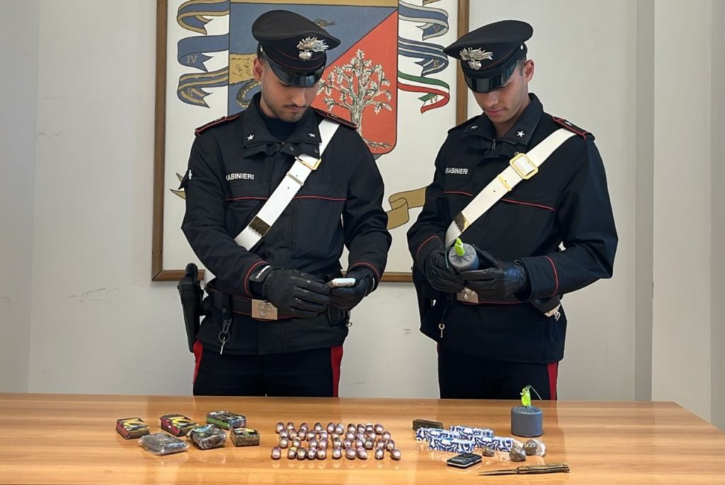 Ladispoli: arresti e 1,5 kg di hashish sequestrati in un’operazione antidroga notturna.