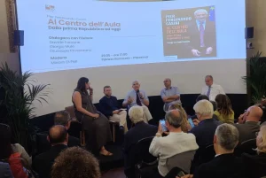 Casini a Palermo: ”Al centro dell’aula”, il suo libro sulla storia politica italiana.