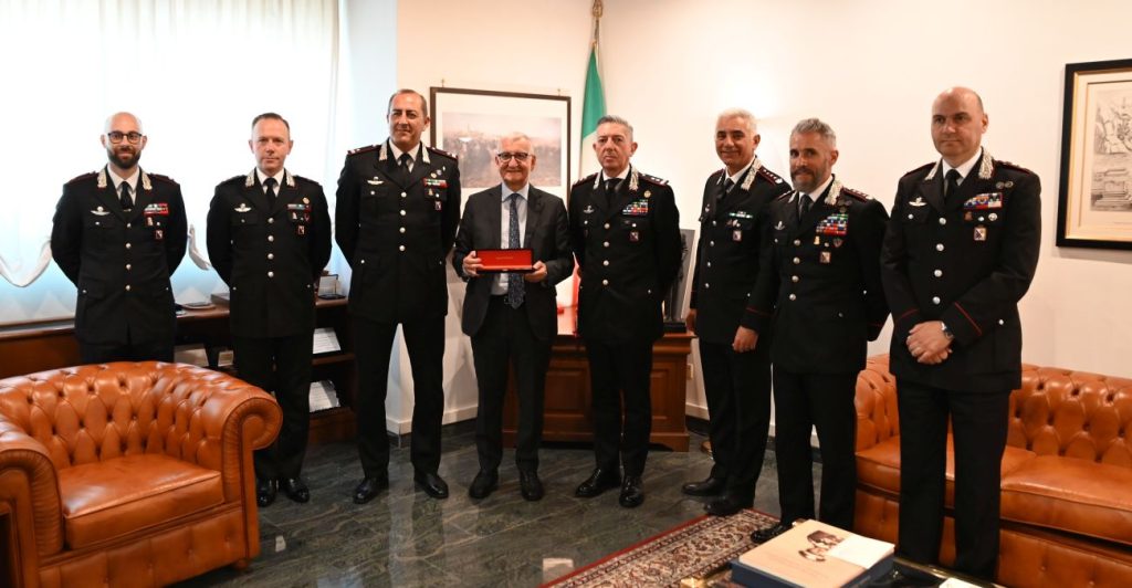 Catanzaro, il Prefetto De Rosa elogia i Carabinieri per i risultati ottenuti e il loro impegno.