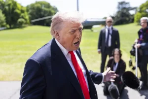Trump e Ayatollah: un’analisi sulla fragile ricerca di pace in Medio Oriente.