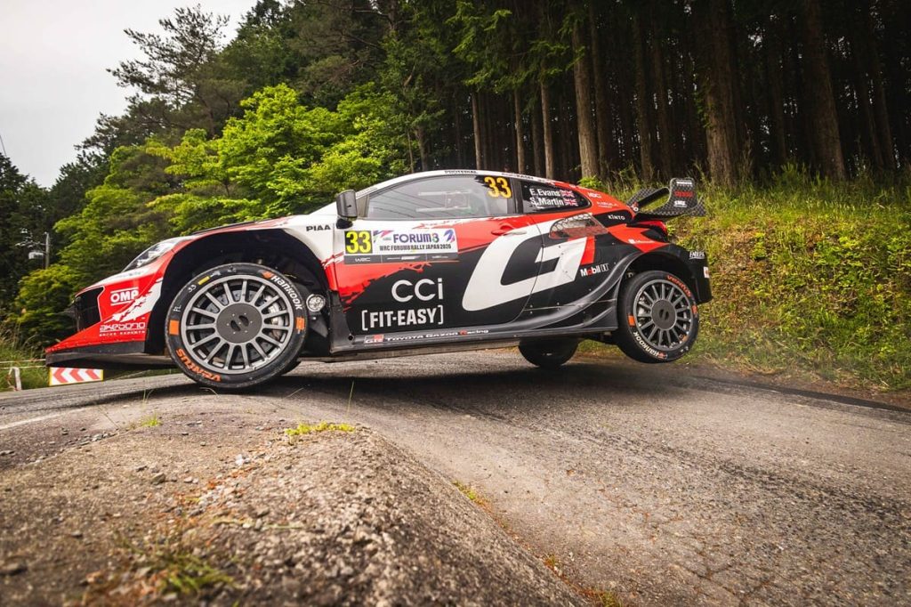 Evans trionfa nel Rally del Giappone, ampliando il vantaggio su Katsuta a +20 punti.