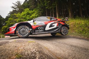 Evans trionfa nel Rally del Giappone, ampliando il vantaggio su Katsuta a +20 punti.