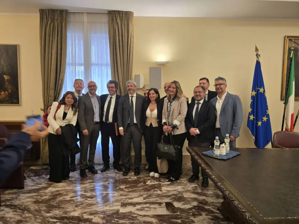 Regione Campania lancia nuovo sito: focus su trasparenza e servizi digitali avanzati.