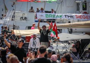Flotilla: attivisti trasferiti a Eilat, Carotenuto e Mantovano rientrati dopo violenze fisiche.