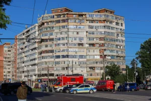 Drone russo colpisce edificio in Romania: due feriti, NATO denuncia l’irresponsabilità di Mosca.